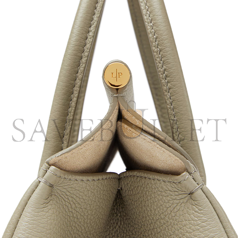 LORO PIANA LOOM BAG L25 FAO2680 (25*18*12.5cm) LORO PIANA LOOM BAG L25 FAO2680 (25*18*12.5cm)